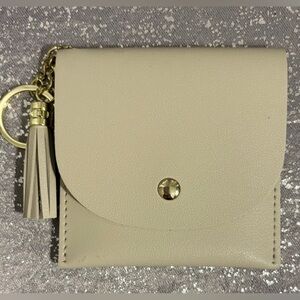 Glass & Ladder Co. Elegant Cream Leather Wallet